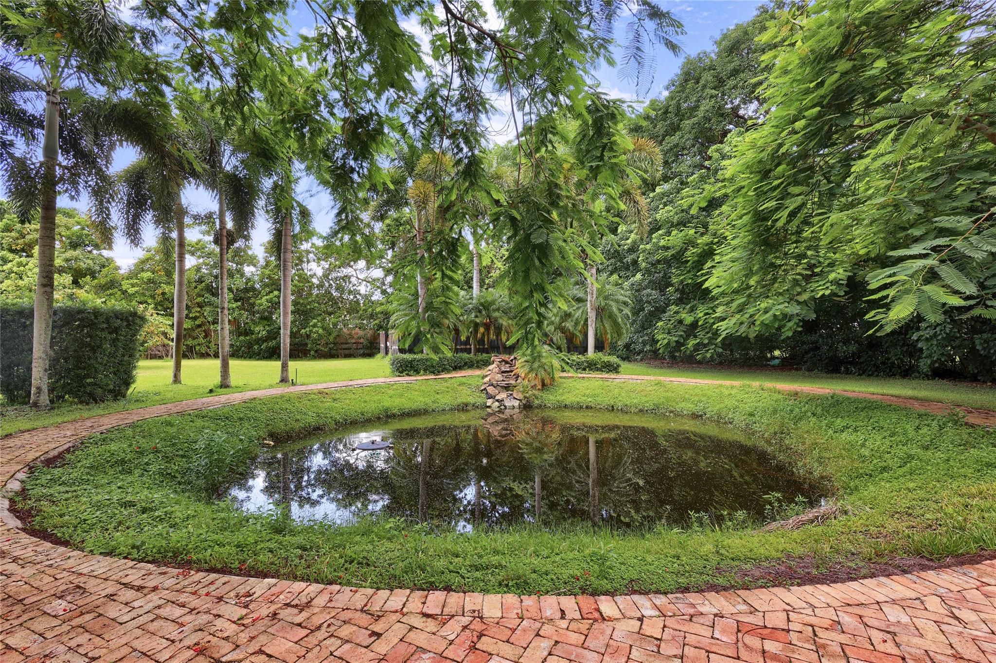 EVERGLADES SUGAR & LAND - Residential Lease