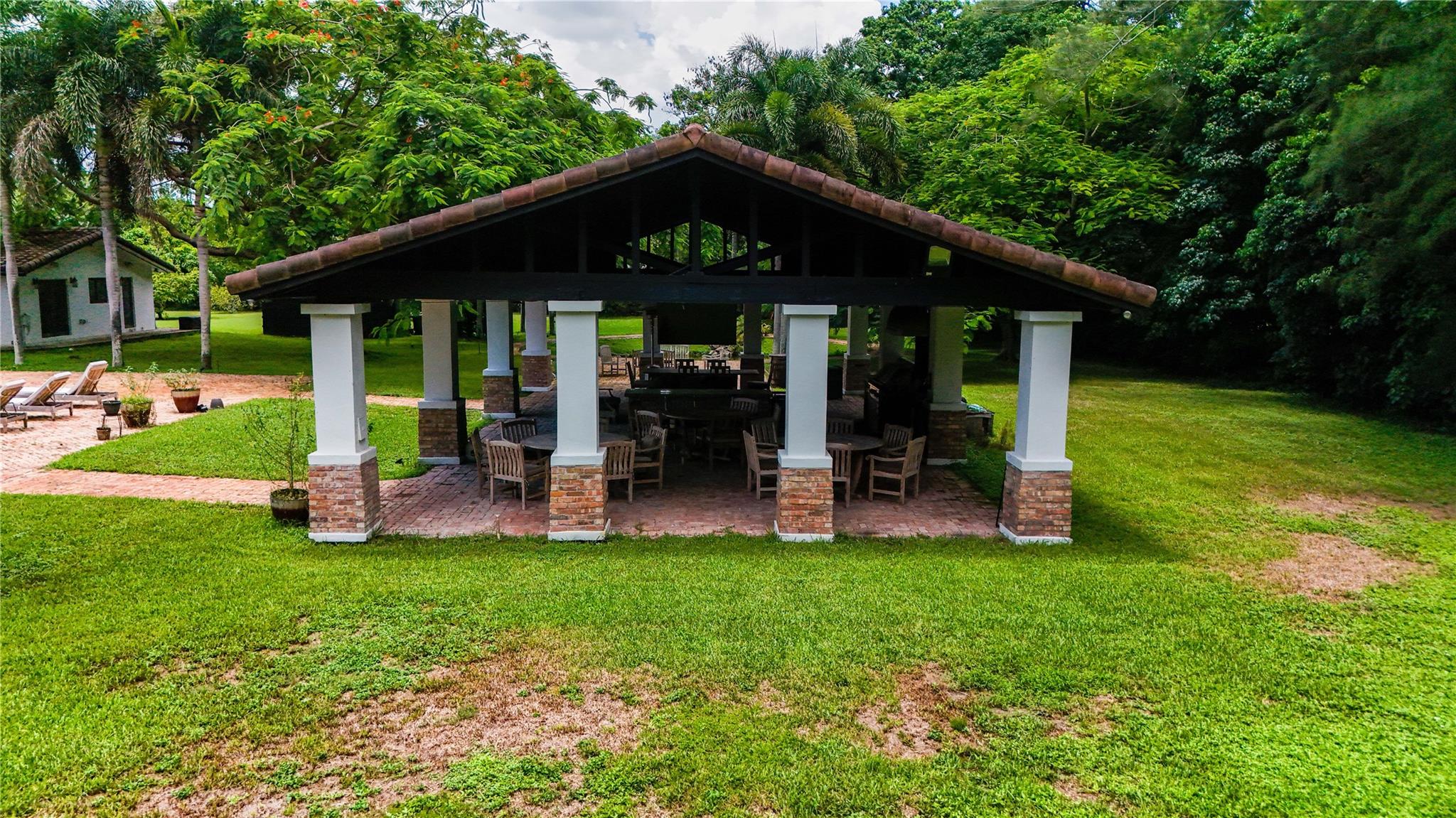 EVERGLADES SUGAR & LAND - Residential Lease