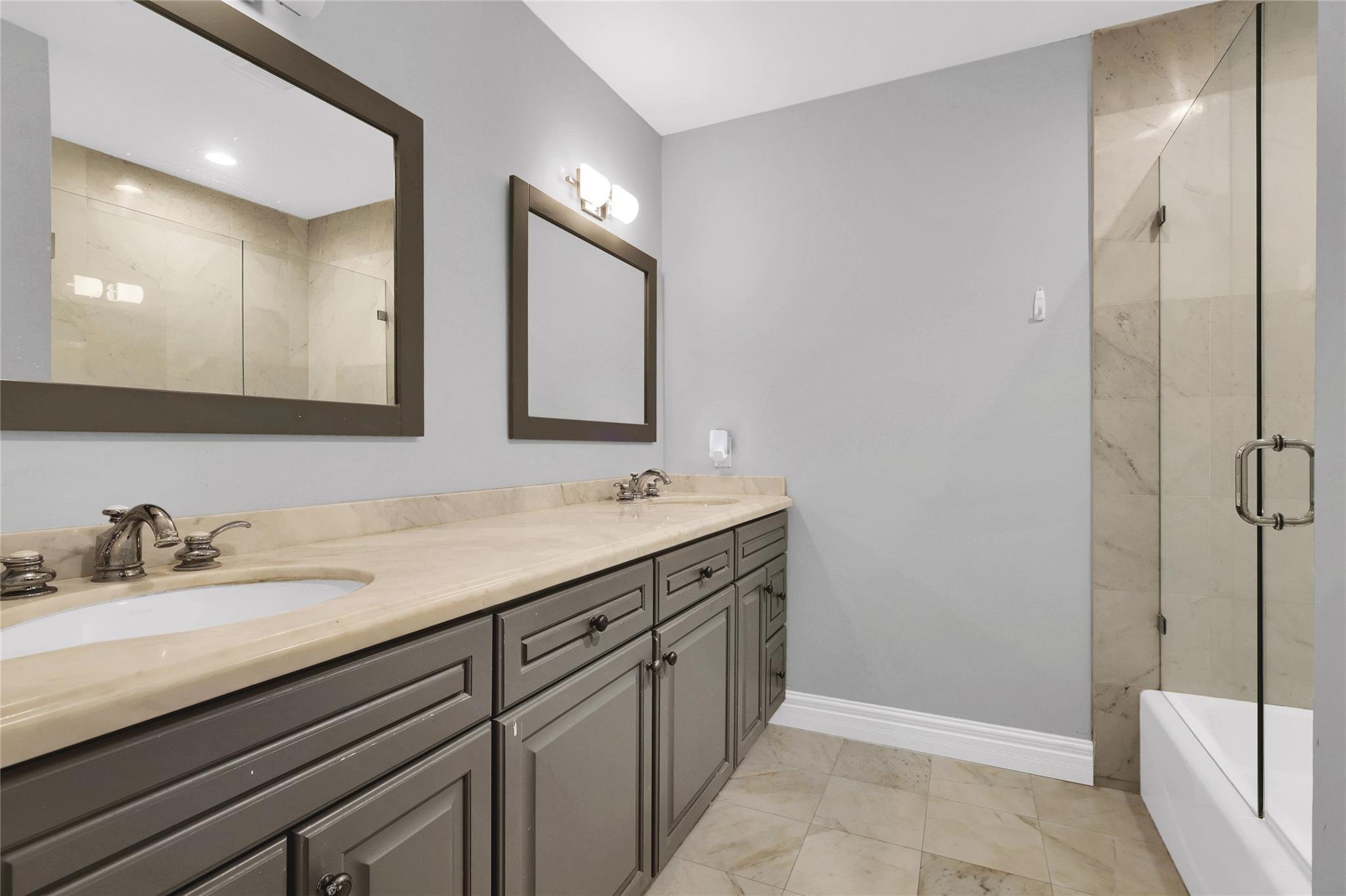 EVERGLADES SUGAR & LAND - Residential Lease