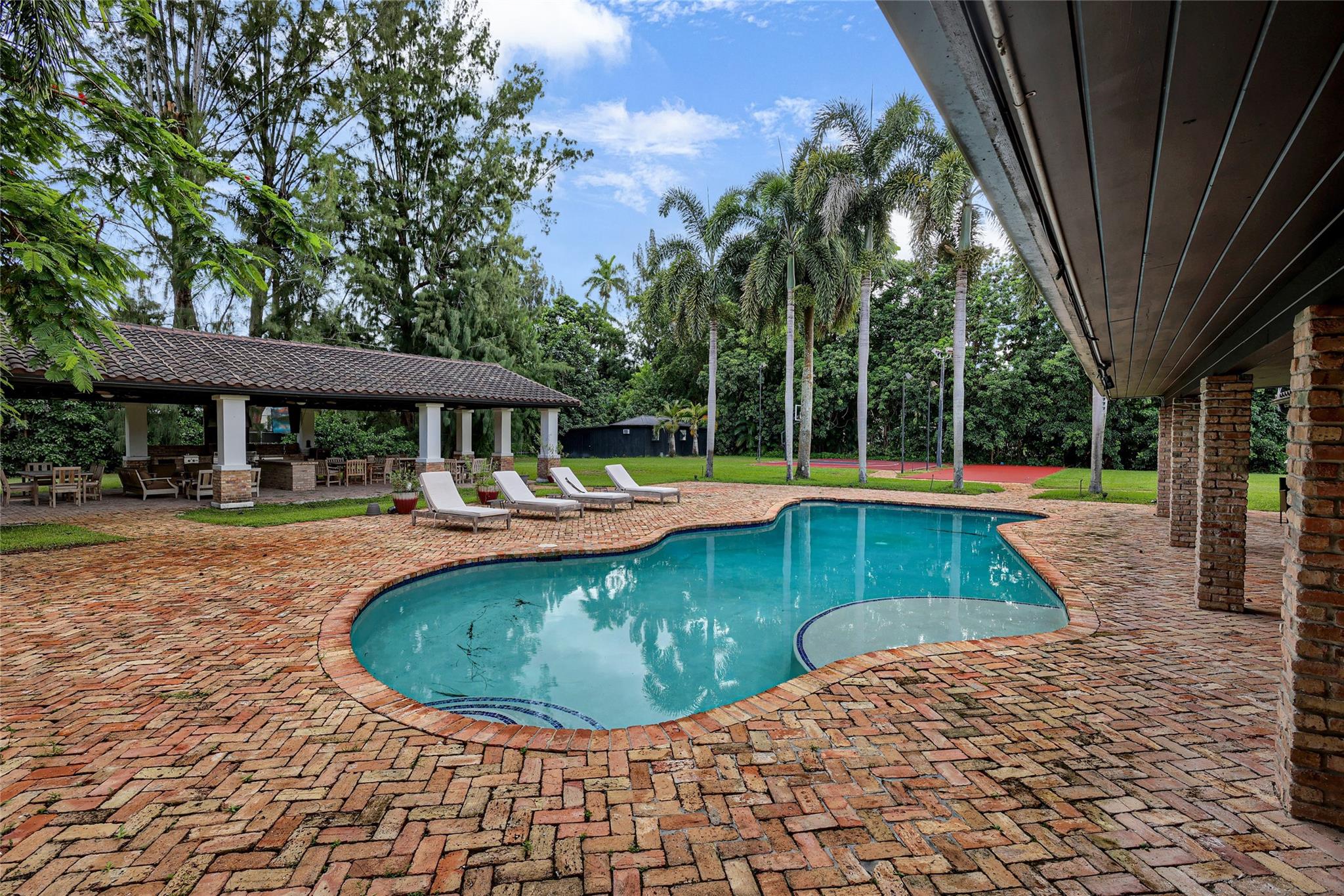 EVERGLADES SUGAR & LAND - Residential Lease