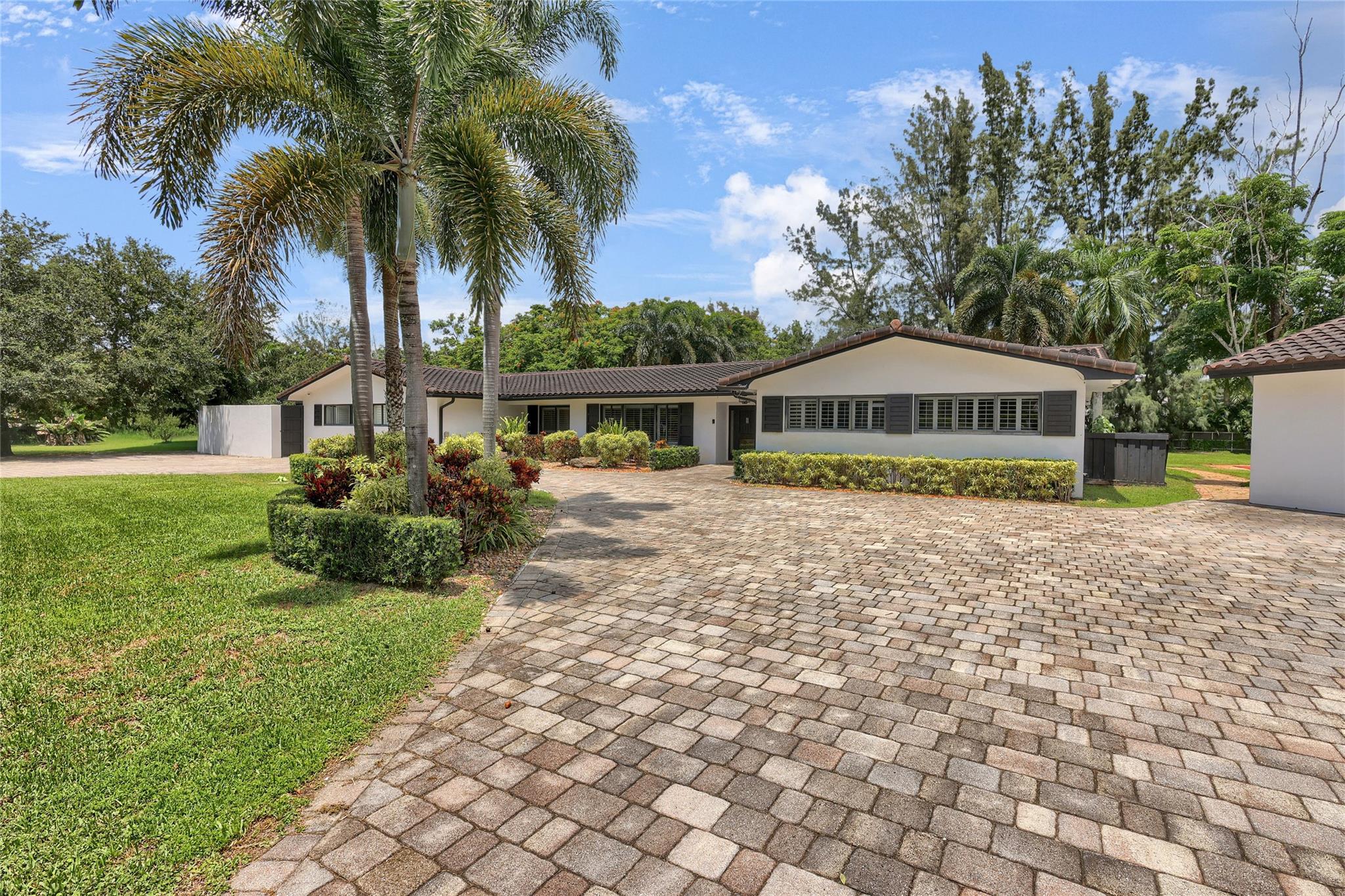 EVERGLADES SUGAR & LAND - Residential Lease
