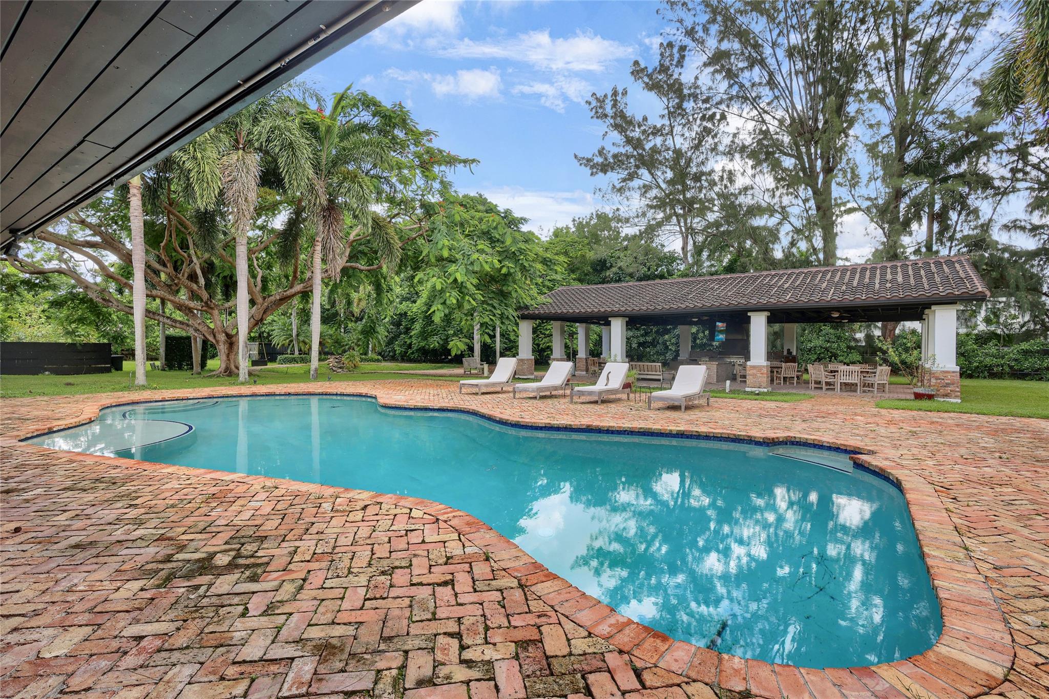 EVERGLADES SUGAR & LAND - Residential Lease