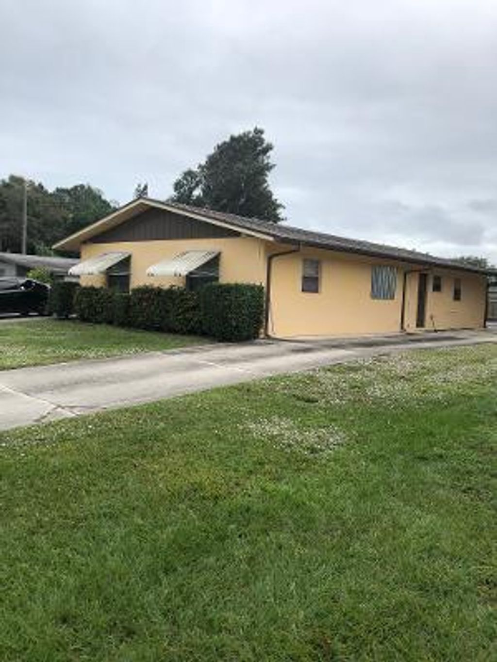 Photo of 609 El Rancho Drive, Fort Pierce, FL 34982 (MLS # R10761326)
