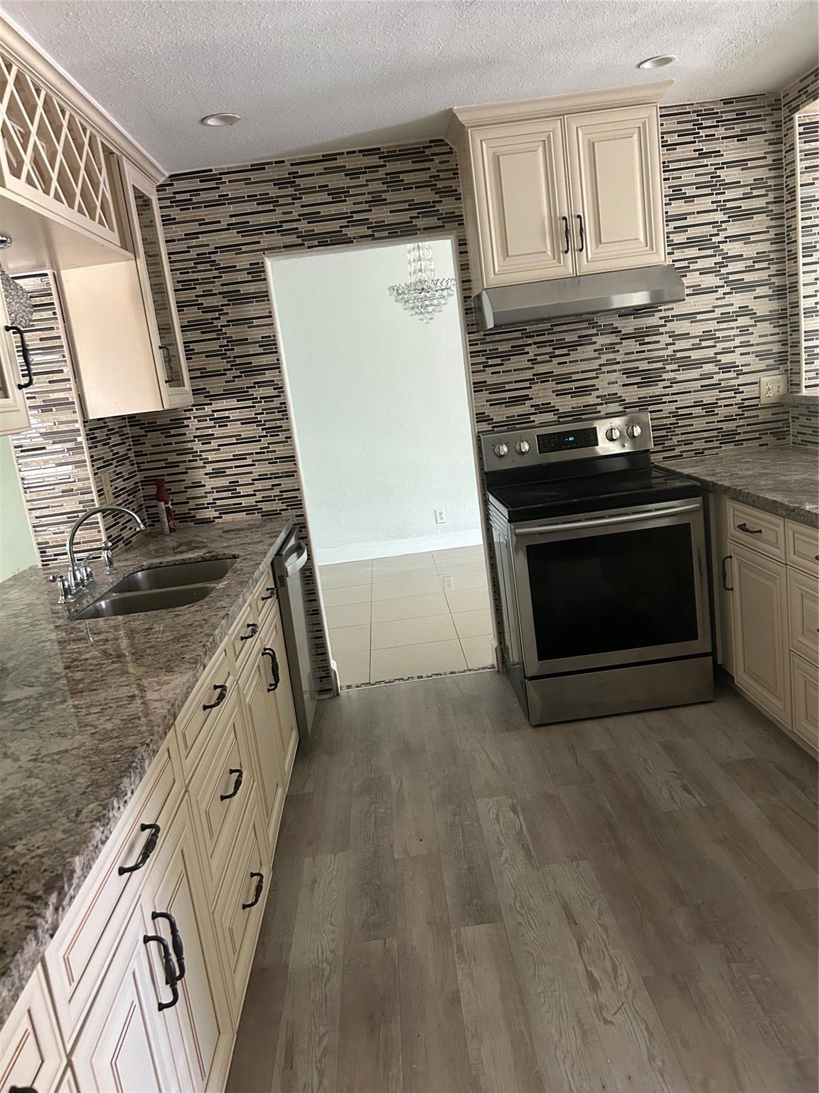 Vanguard Village In The - Residential