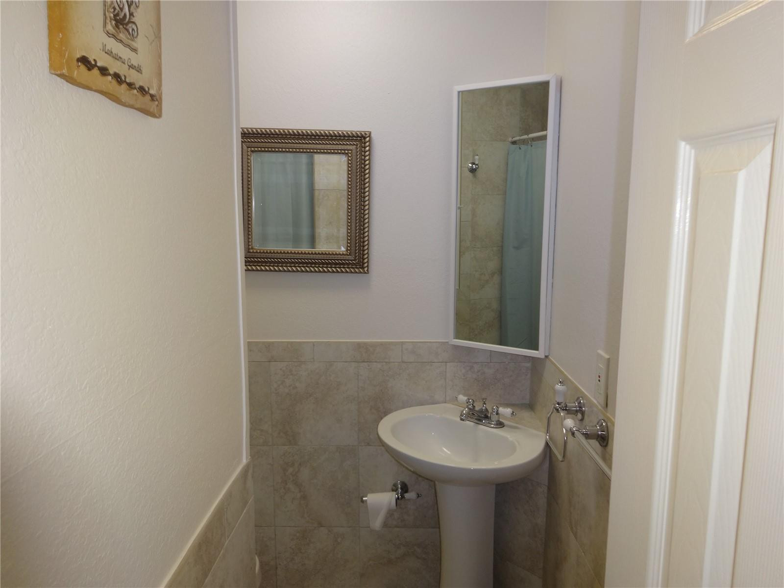 ST JAMES PARK DELMAR - Residential Lease