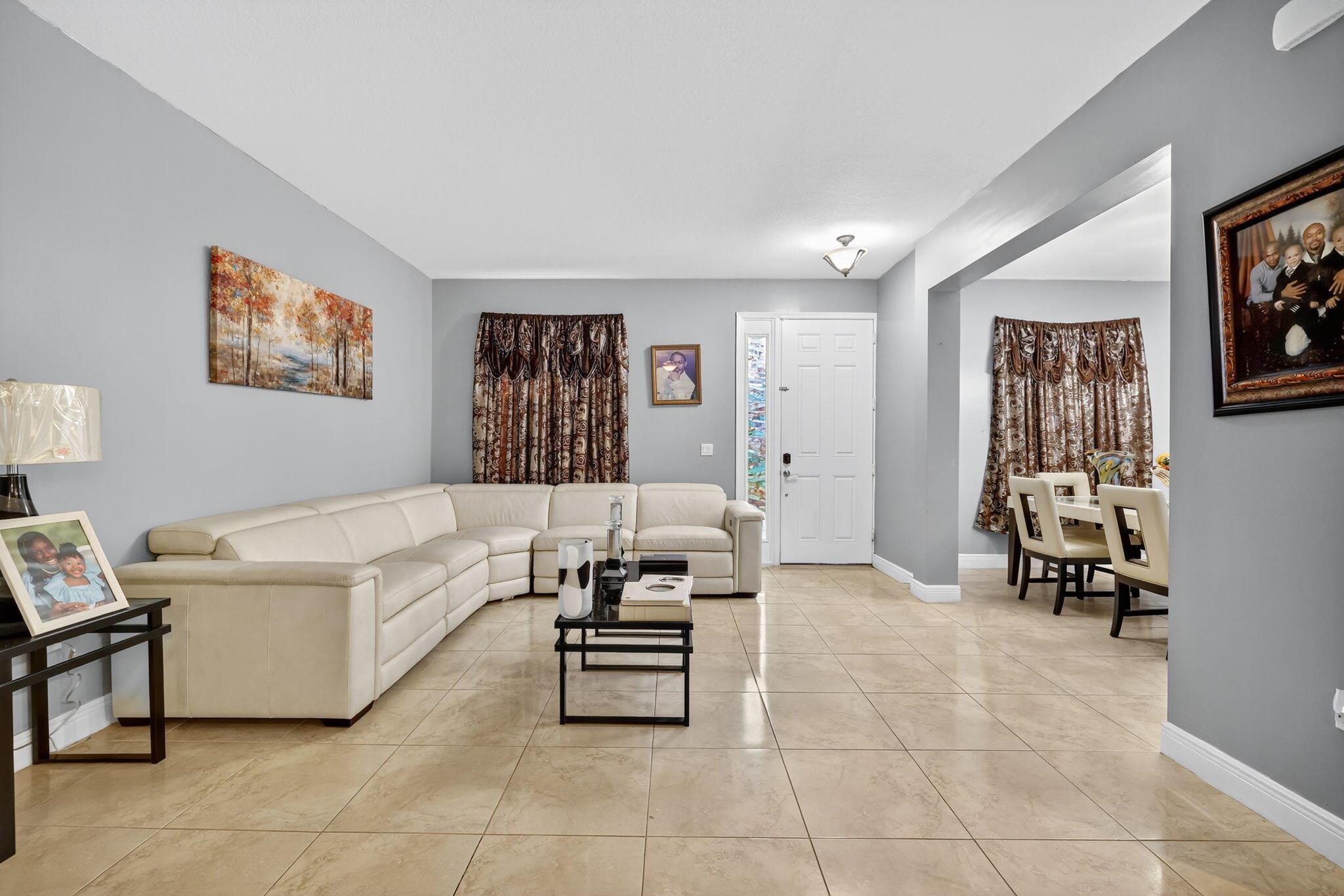 1585 SW Merchant Lane