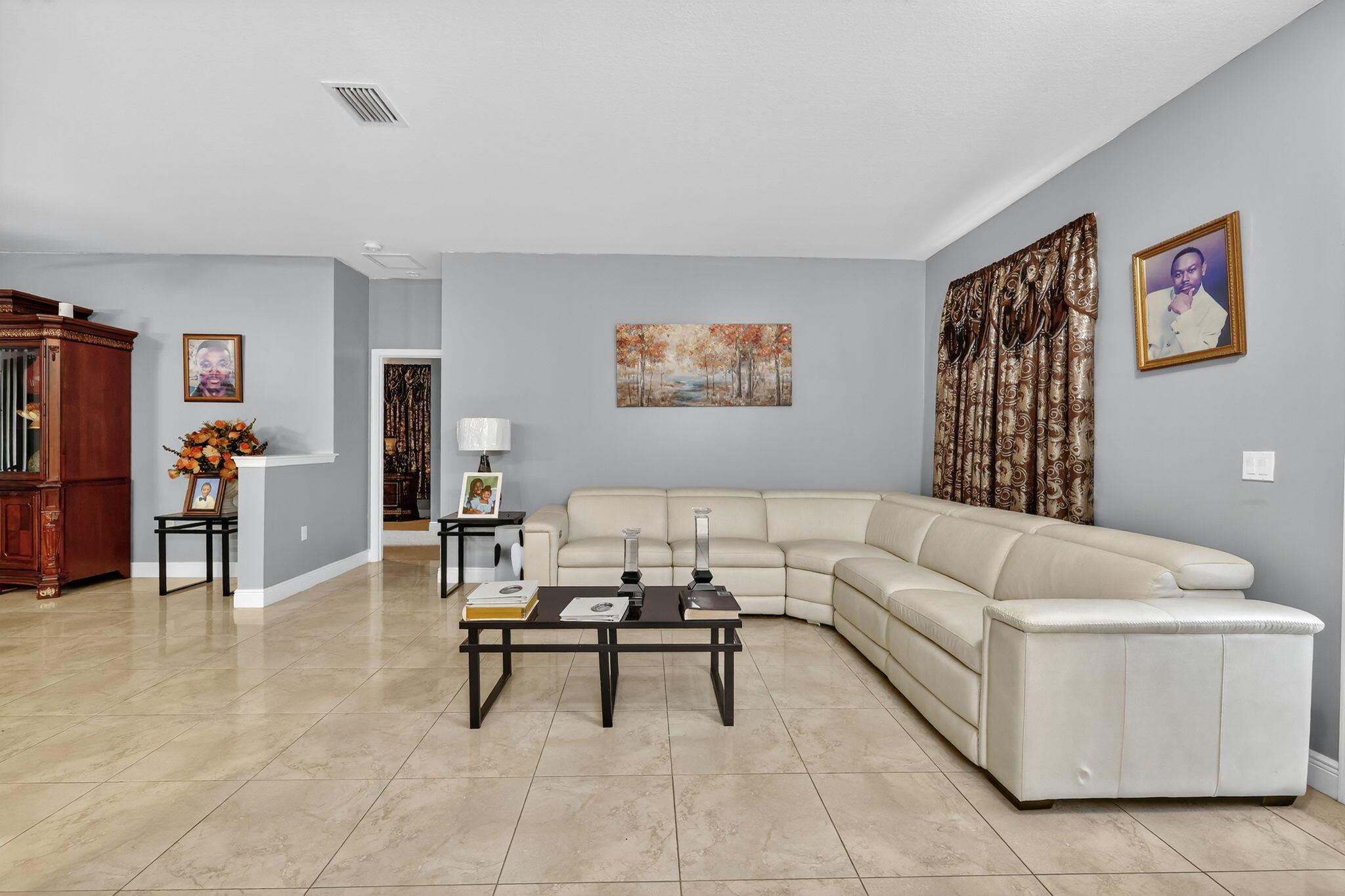 1585 SW Merchant Lane