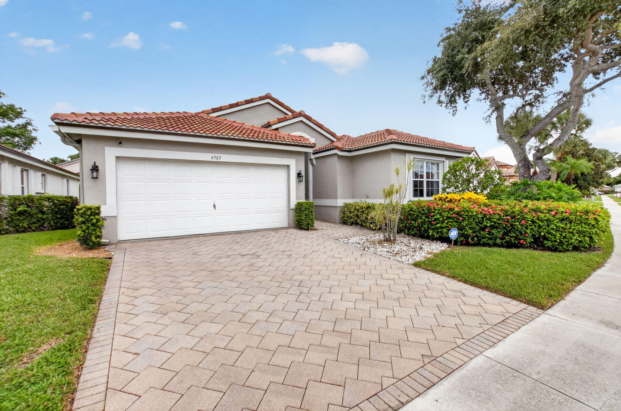 Properties | Stephanie Kaufman 1351168284