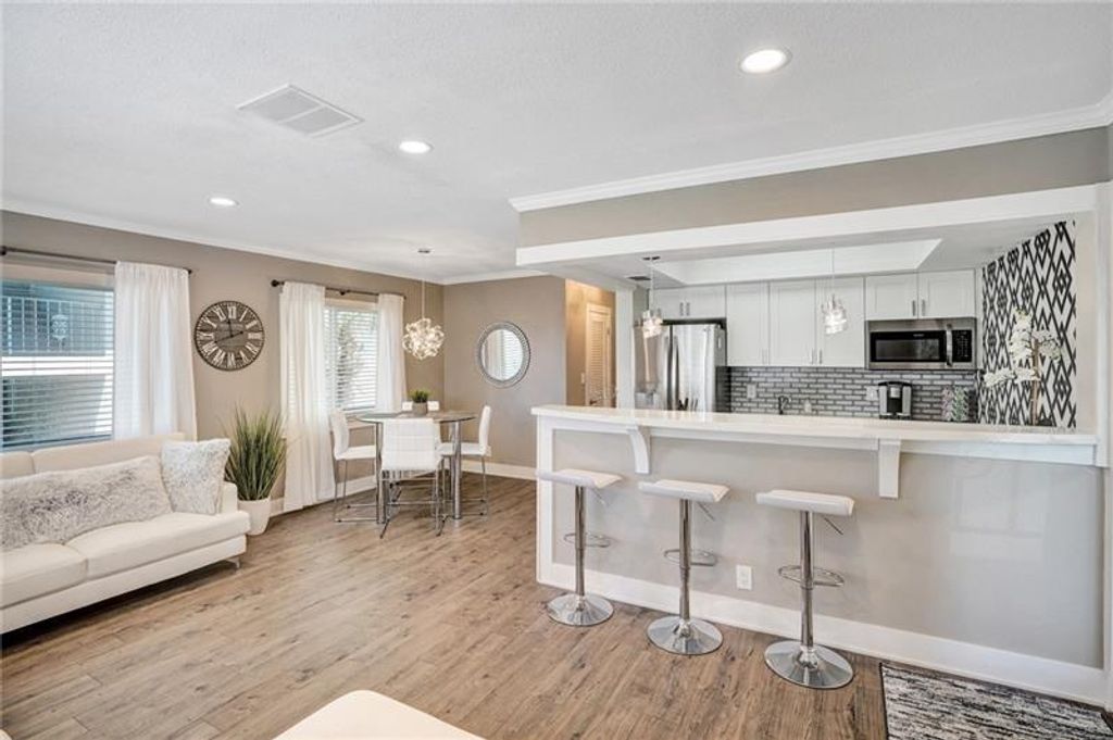 Photo of 2811 NE 51st Street #10, Fort Lauderdale, FL 33308 (MLS # F10482972)