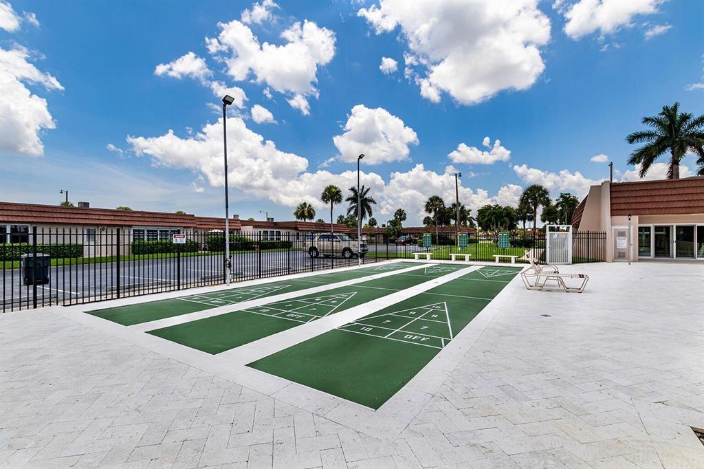 CRESTHAVEN CONDO TOWNHOMES SEC 2 - Residential