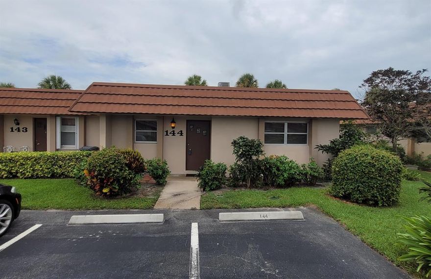 Desirable spacious and bright corner unit with enclosed patio and laundry room steps away from clubhouse, pool and tennis courts in a well maintained community. Maintenance fees include cable, water, sewer and exterior maintenance.