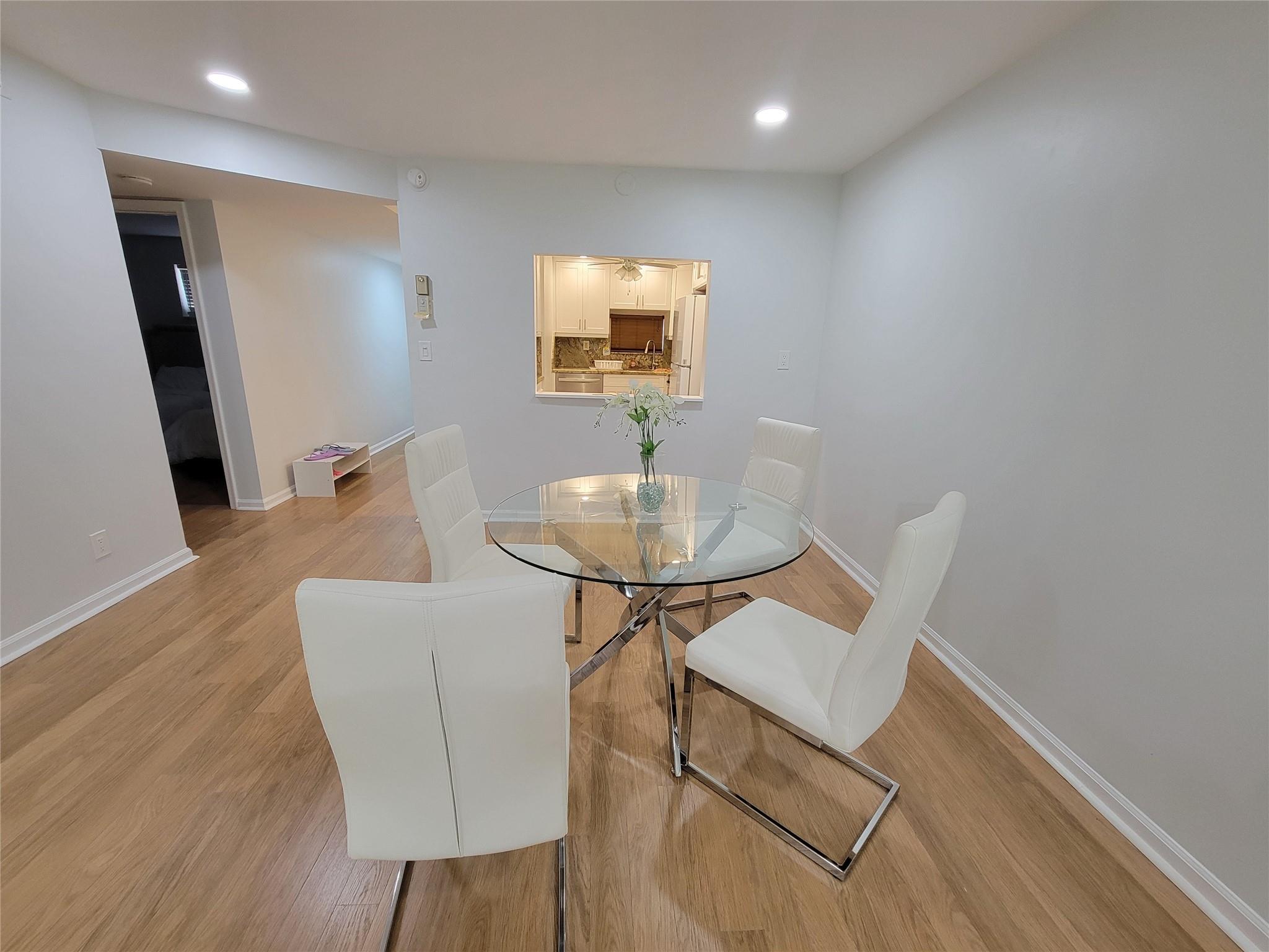 HOLLYBROOK GOLF AND - Residential Lease