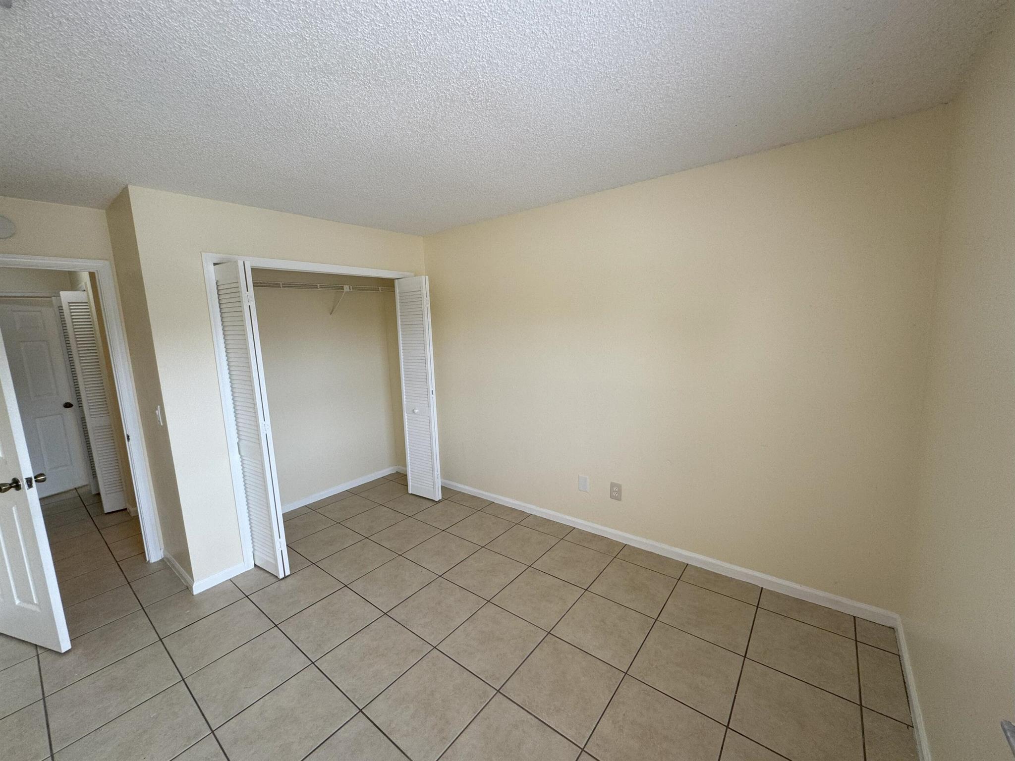 SOUTH SHORE 4 OF WELLINGT - Residential Lease