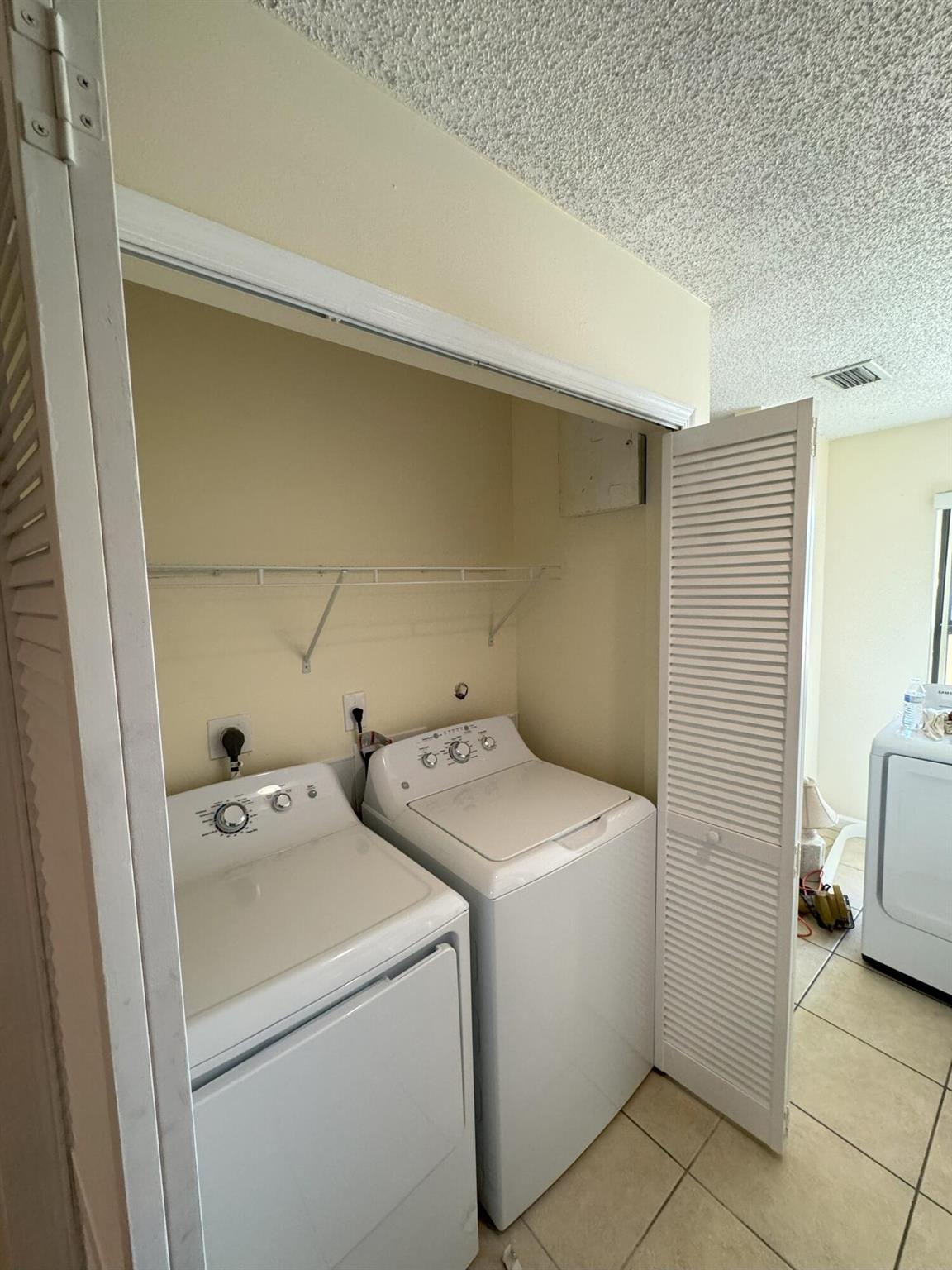 SOUTH SHORE 4 OF WELLINGT - Residential Lease