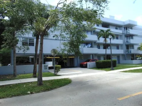 16518 NE 26th Ave Unit 204, North Miami Beach, FL MLS: F10491252