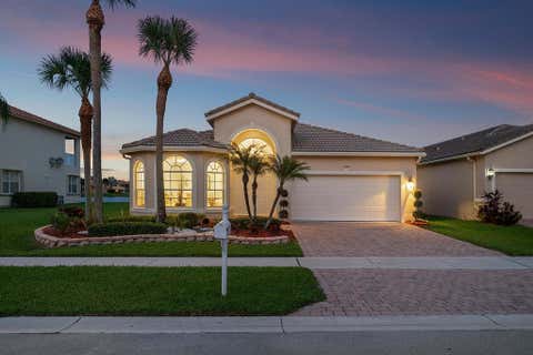 Featured picture for the property R10748194