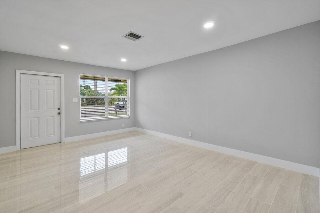 Photo of 3048 N Dixie Hwy Highway, Boca Raton, FL 33431 (MLS # R11122261)