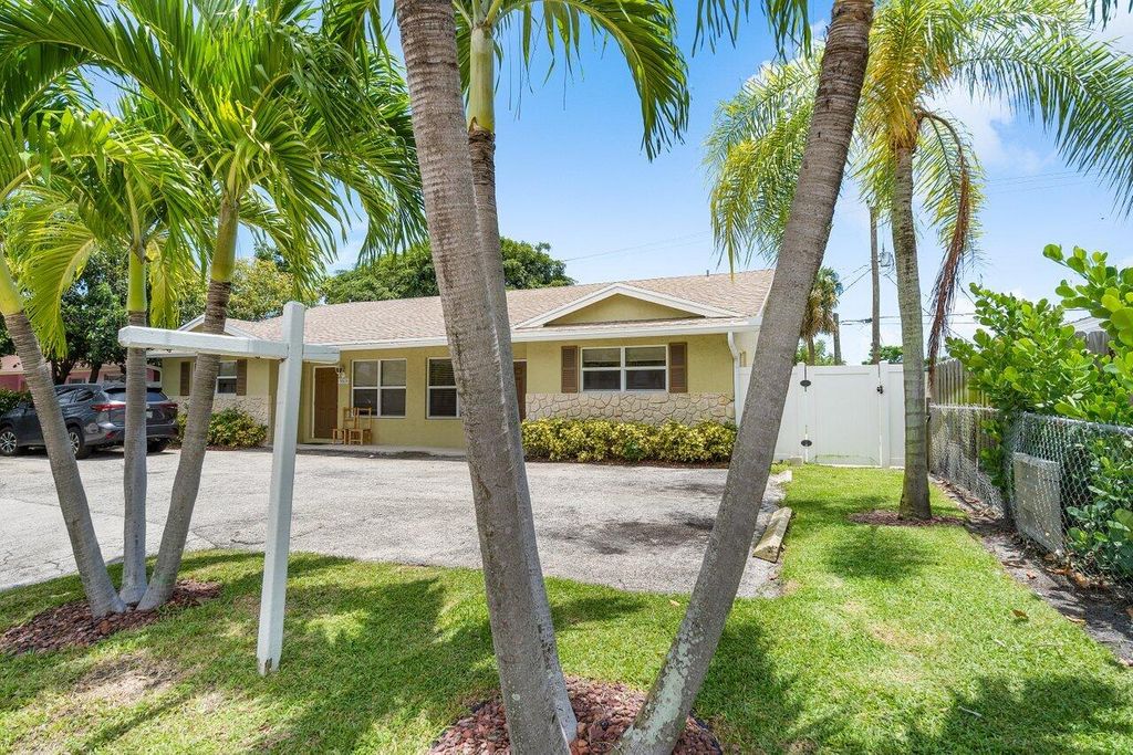 Photo of 3048 N Dixie Hwy Highway, Boca Raton, FL 33431 (MLS # R11122261)