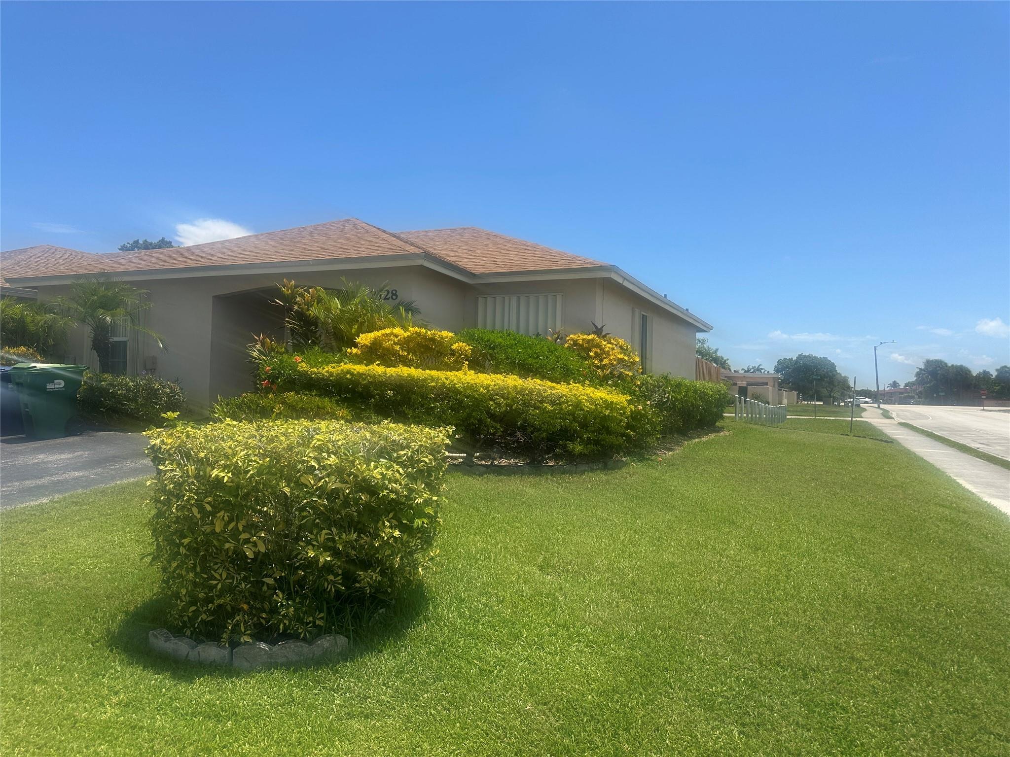LESLIE ESTS SEC SIX - Residential Lease