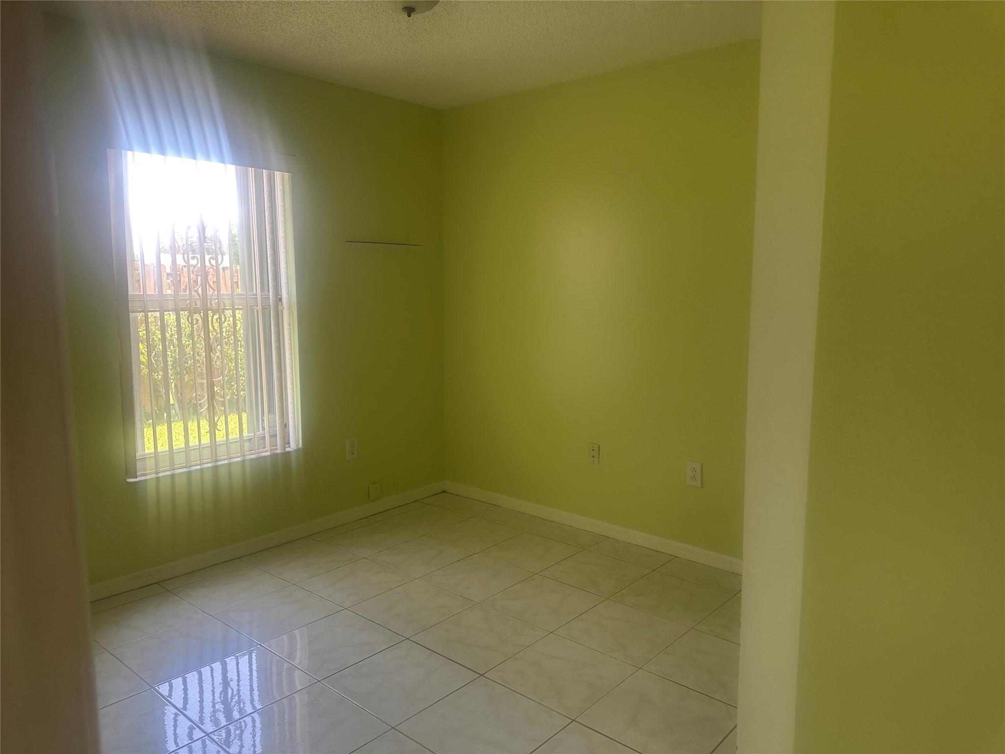 LESLIE ESTS SEC SIX - Residential Lease