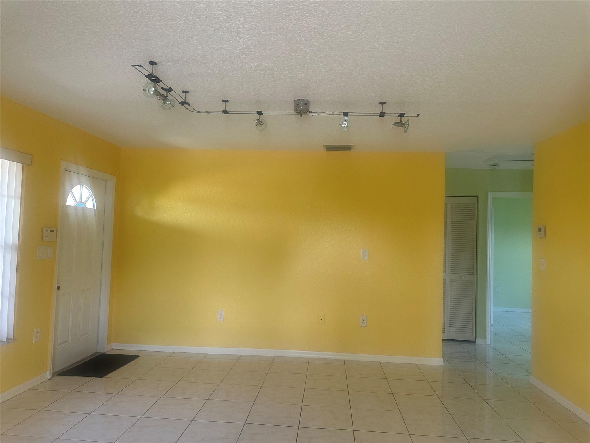 LESLIE ESTS SEC SIX - Residential Lease
