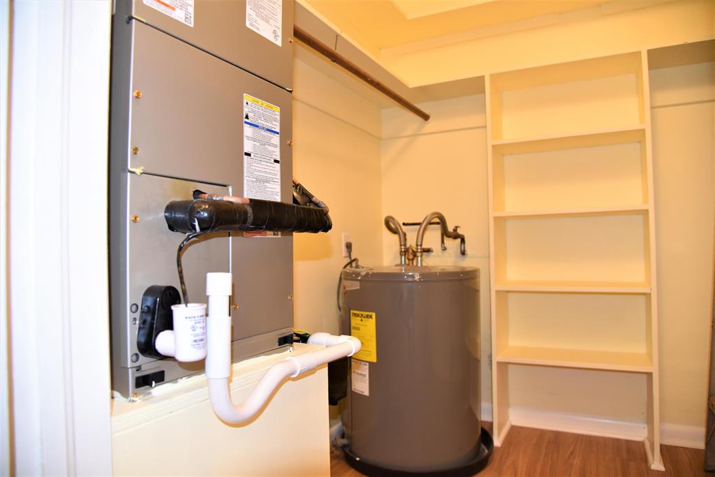 HOVIANNA XII COND DECL FILED 11-25-80 - Residential Lease