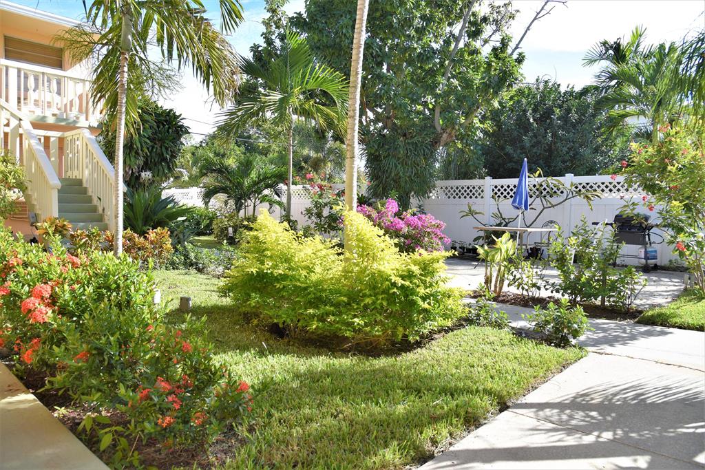 HOVIANNA XII COND DECL FILED 11-25-80 - Residential Lease