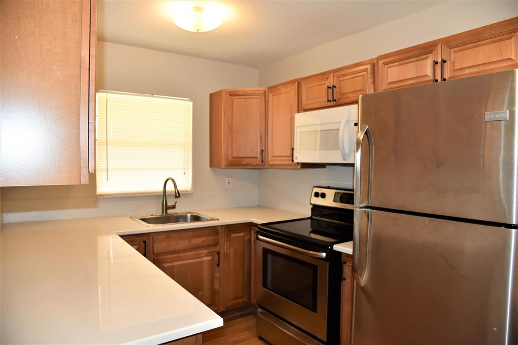 HOVIANNA XII COND DECL FILED 11-25-80 - Residential Lease