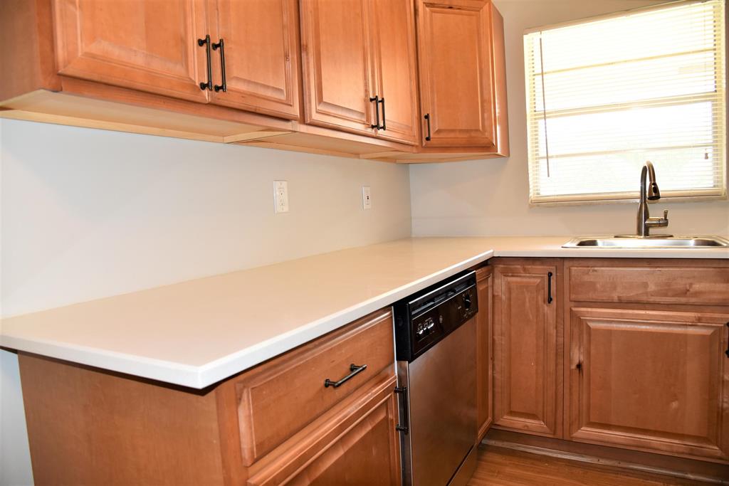 HOVIANNA XII COND DECL FILED 11-25-80 - Residential Lease