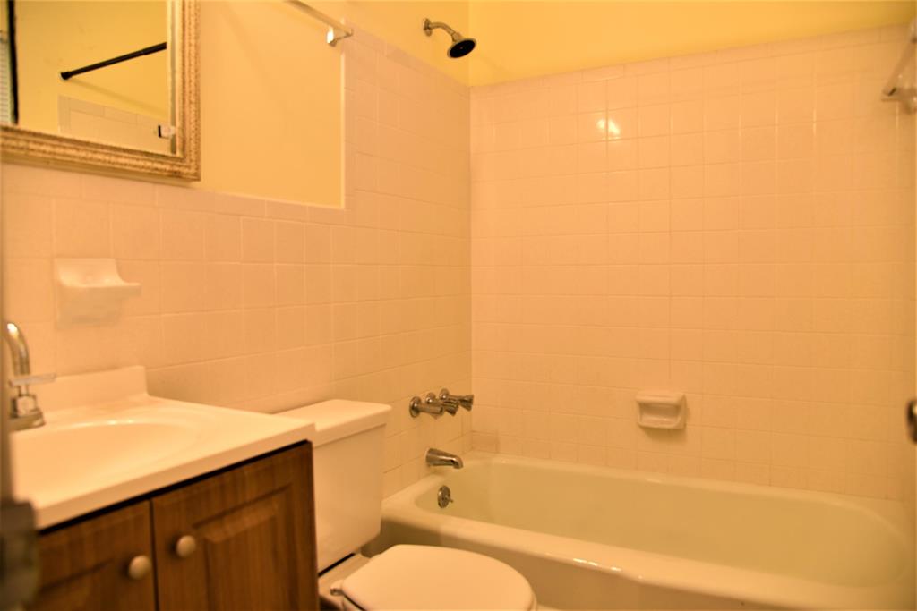 HOVIANNA XII COND DECL FILED 11-25-80 - Residential Lease