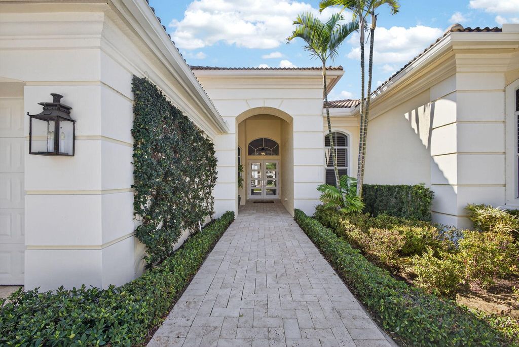 Photo of 542 Les Jardin Drive, Palm Beach Gardens, FL 33410 (MLS # R11165659)