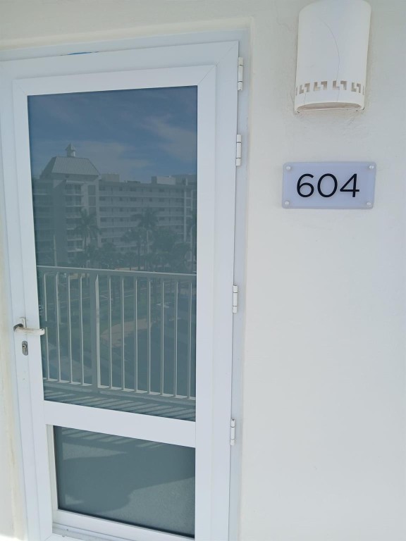 PENTHOUSE TOWERS CONDO - Residential Lease