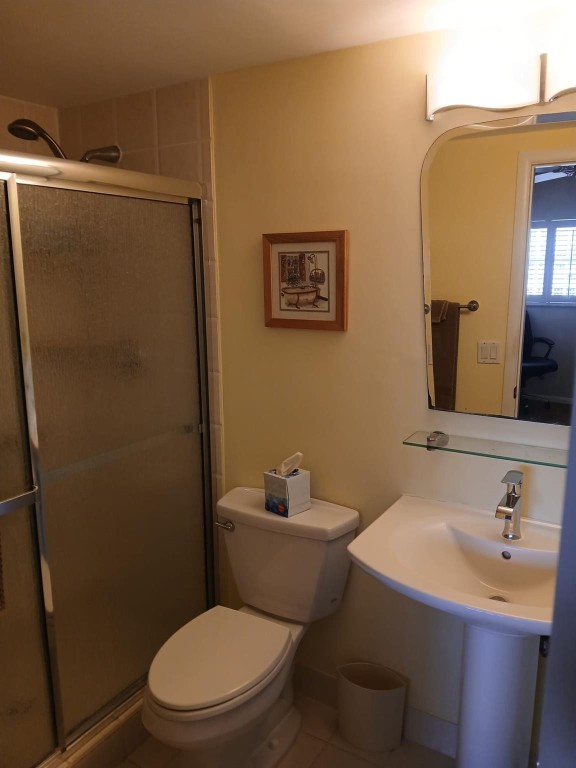 PENTHOUSE TOWERS CONDO - Residential Lease