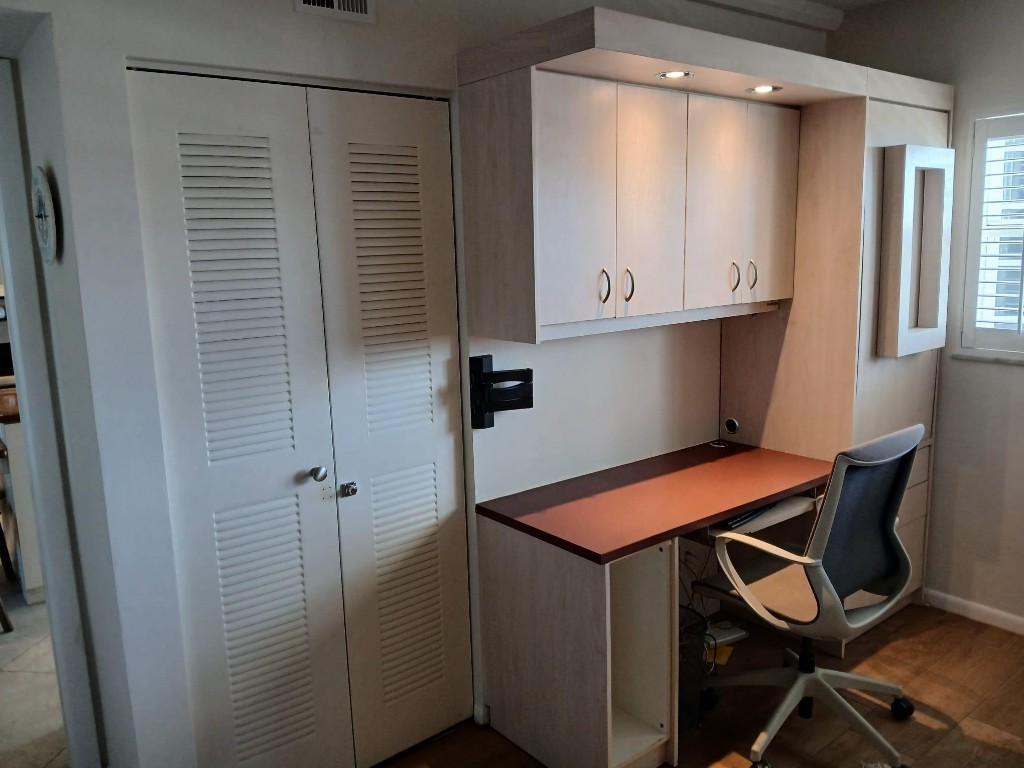 PENTHOUSE TOWERS CONDO - Residential Lease