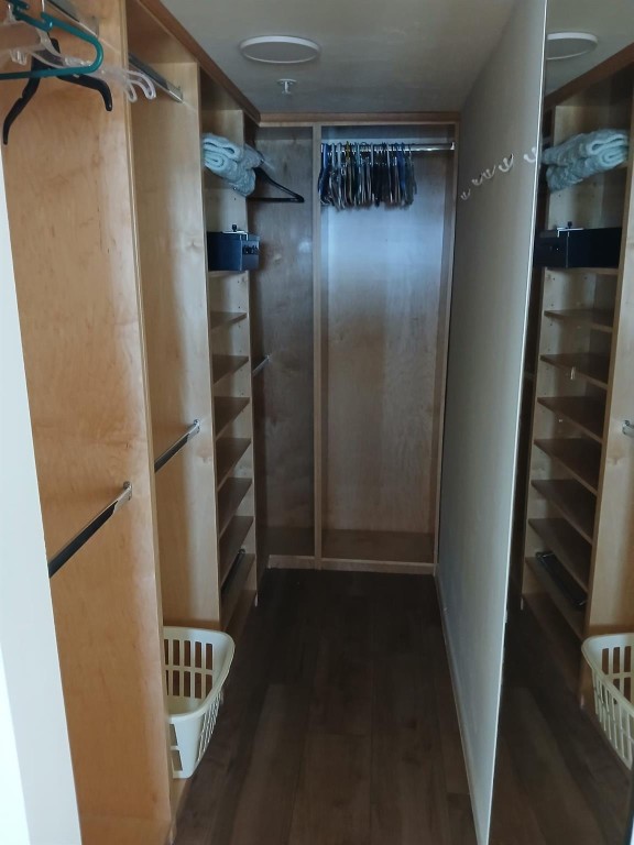 PENTHOUSE TOWERS CONDO - Residential Lease