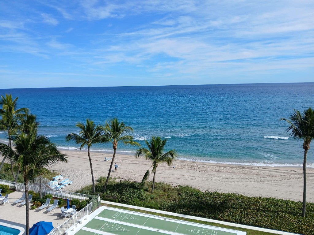 PENTHOUSE TOWERS CONDO - Residential Lease