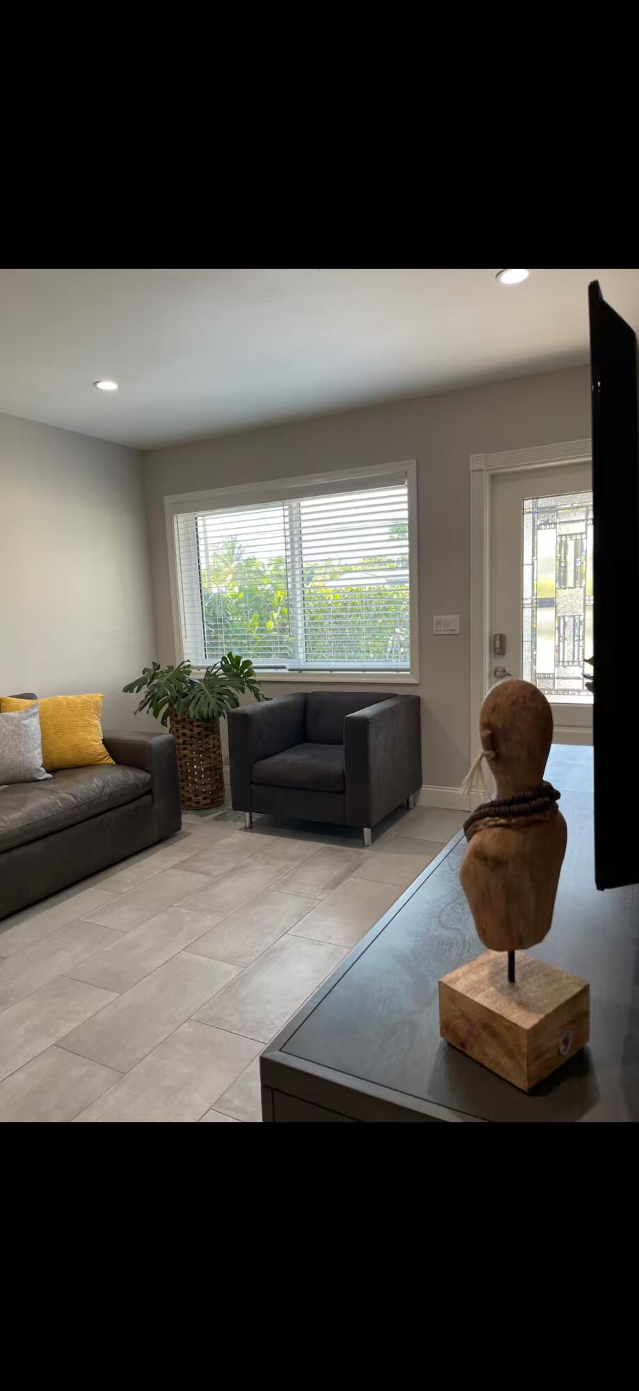 400 SW 12th 1-2
