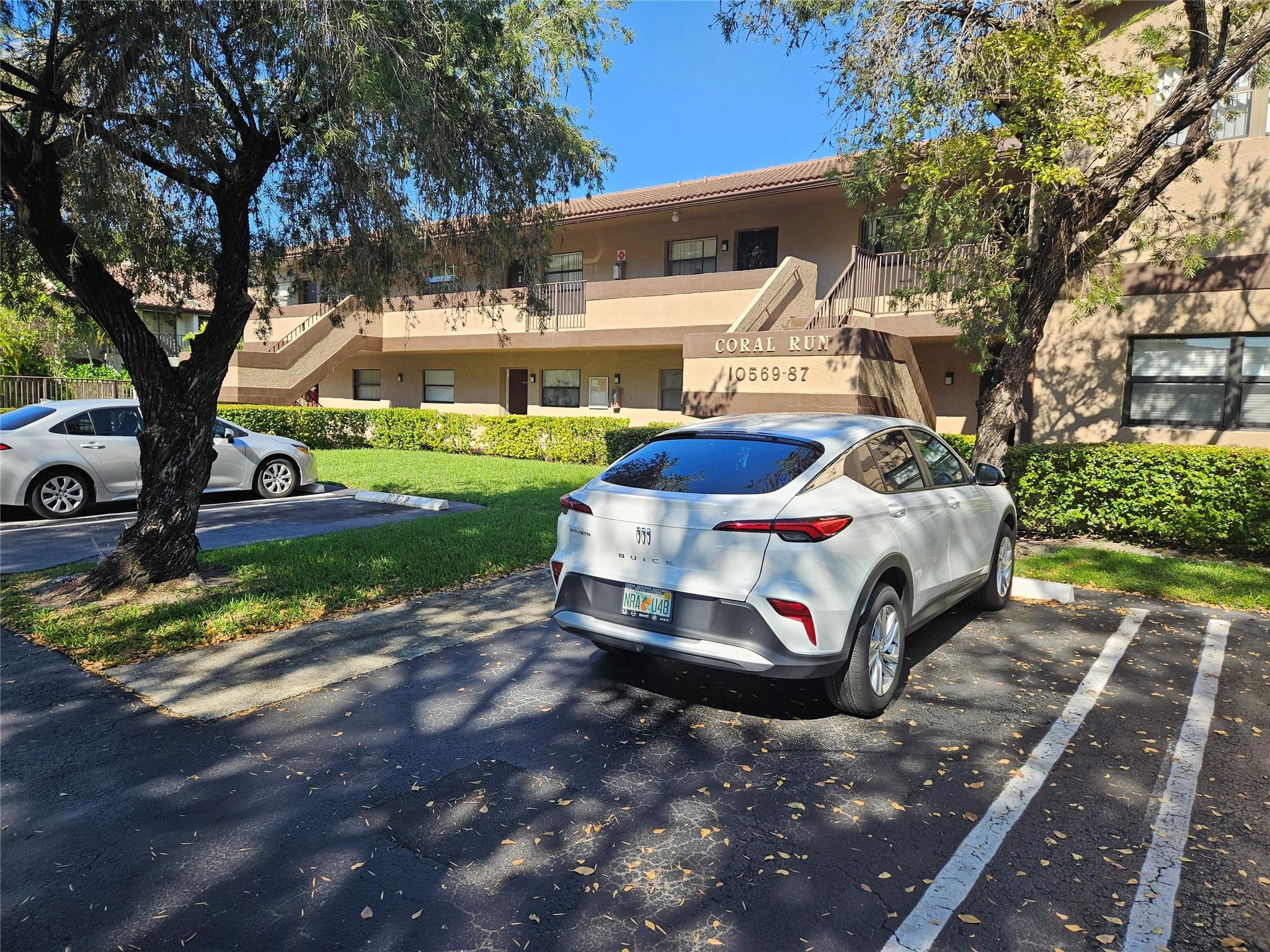 coral run condo - Residential