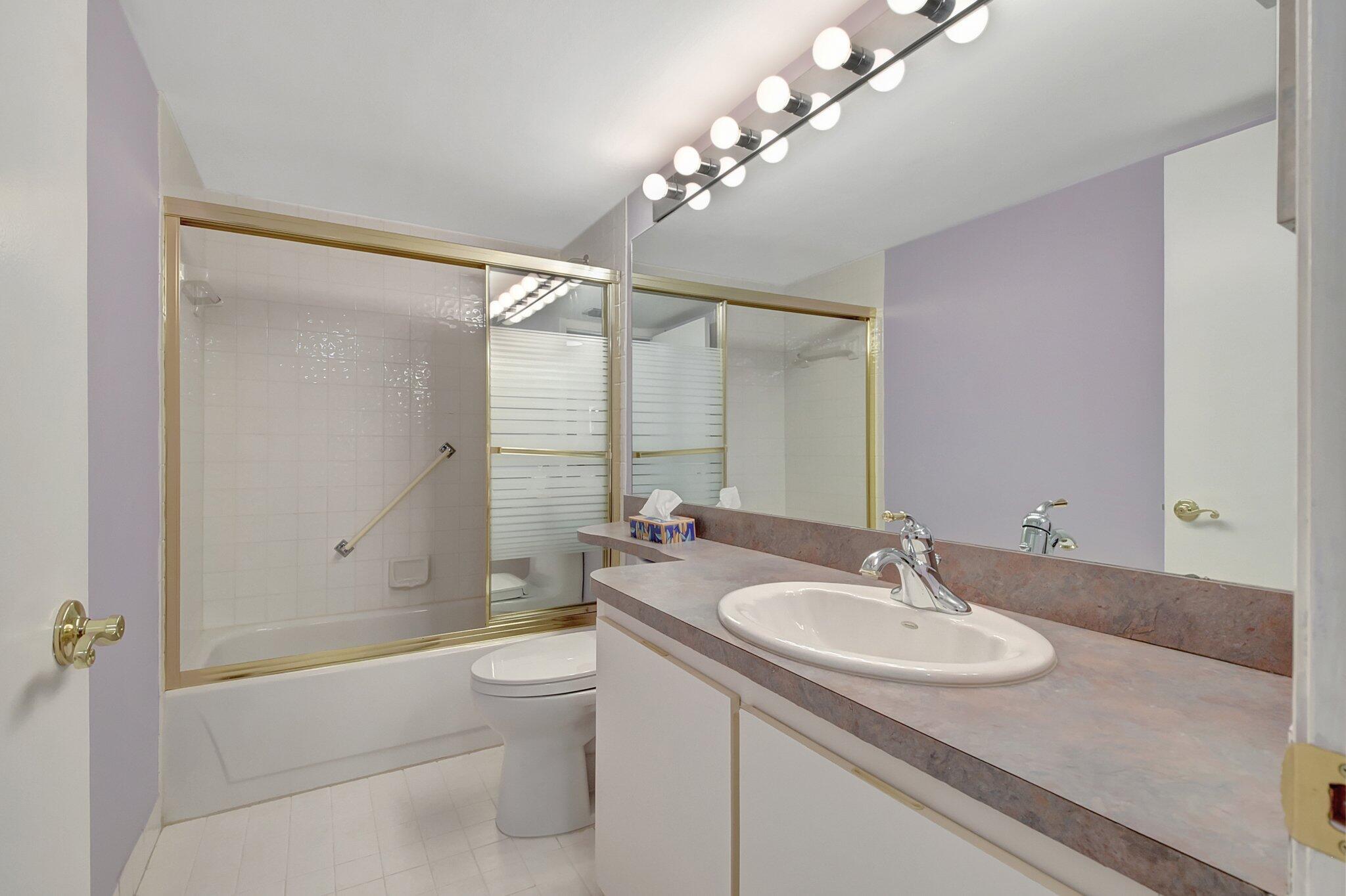 WATERSEDGE AT THE LAKES O - Residential Lease