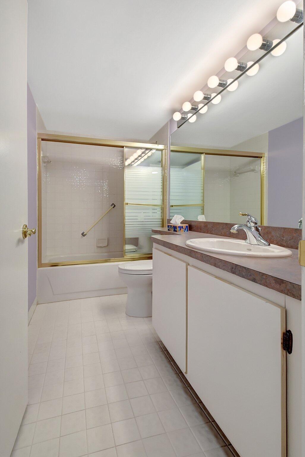 WATERSEDGE AT THE LAKES O - Residential Lease