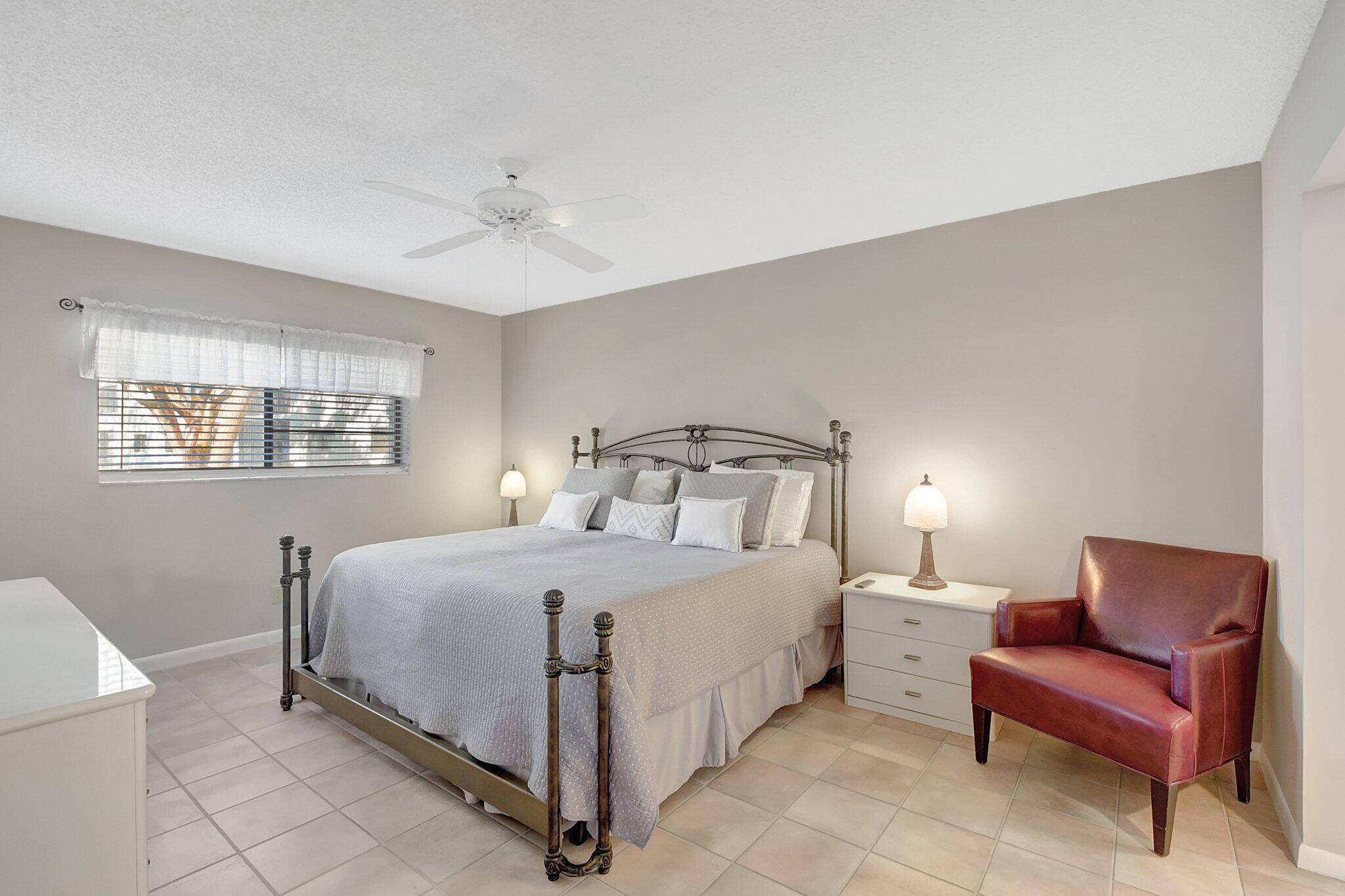 WATERSEDGE AT THE LAKES O - Residential Lease