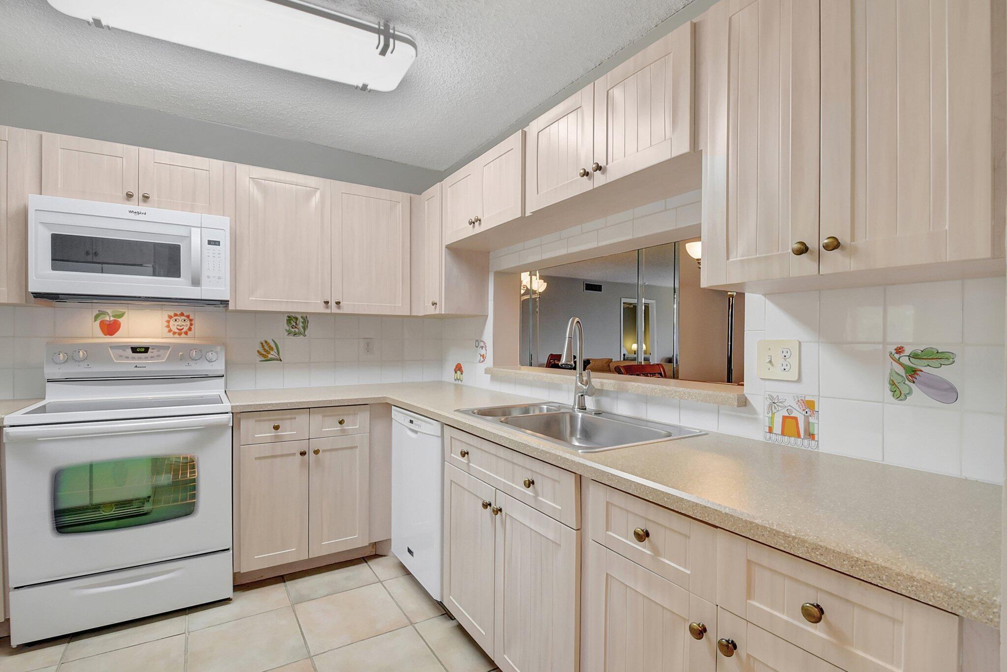 WATERSEDGE AT THE LAKES O - Residential Lease