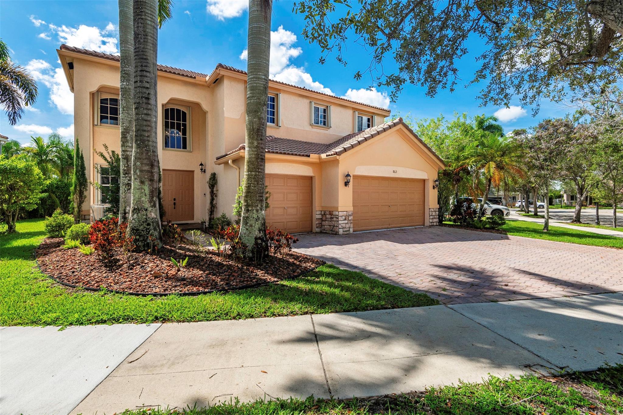 RARE EXPANDED JASMINE MODEL IN SAVANNA ON OVERSIZED LOT WITH 3339 SF FT UNDER AIR ! BEAUTIFUL 5 BEDROOM / 4 FULL BATHS & 3 CAR GARAGE !! IMPRESSIVE 2 STORY VOLUME CEILINGS ONCE YOU ENTER THE HOME !! STUNNING NEW ISLAND GOURMET KITCHEN , WOOD CABINETS,QUARTZ COUNTERS, & SS APPLIANCES ! LARGE FAMILY ROOM OPEN TO THE KITCHEN ! NEW PORCELAIN FLOOR TILES DOWNSTAIRS W/ BERBER CARPET UPSTAIRS ! ONE BEDROOM & FULL BATH DOWNSTAIRS ! ACCORDIAN SHUTTERS & IMPACT WINDOW ! CUSTOM WINDOW TREATMENTS ! ELEGANT LIVING ROOM & DINING ROOM GREAT FOR ENTERTAINING ! 4 BEDROOMS & 3 FULL BATHS UPSTAIRS ! TREMENDOUS MASTER SUITE UPSTAIRS W/ LARGE SITTING AREA + 2 LARGE CLOSETS + AN EXTRA OVERSIZED CLOSET / OFFICE ! 2 NEWER TRANE A/C ! EXTENDED 45 FT COVERED PATIO IN REAR ! MOTIVATED SELLER ! MUST SEE ! LOW HOA !