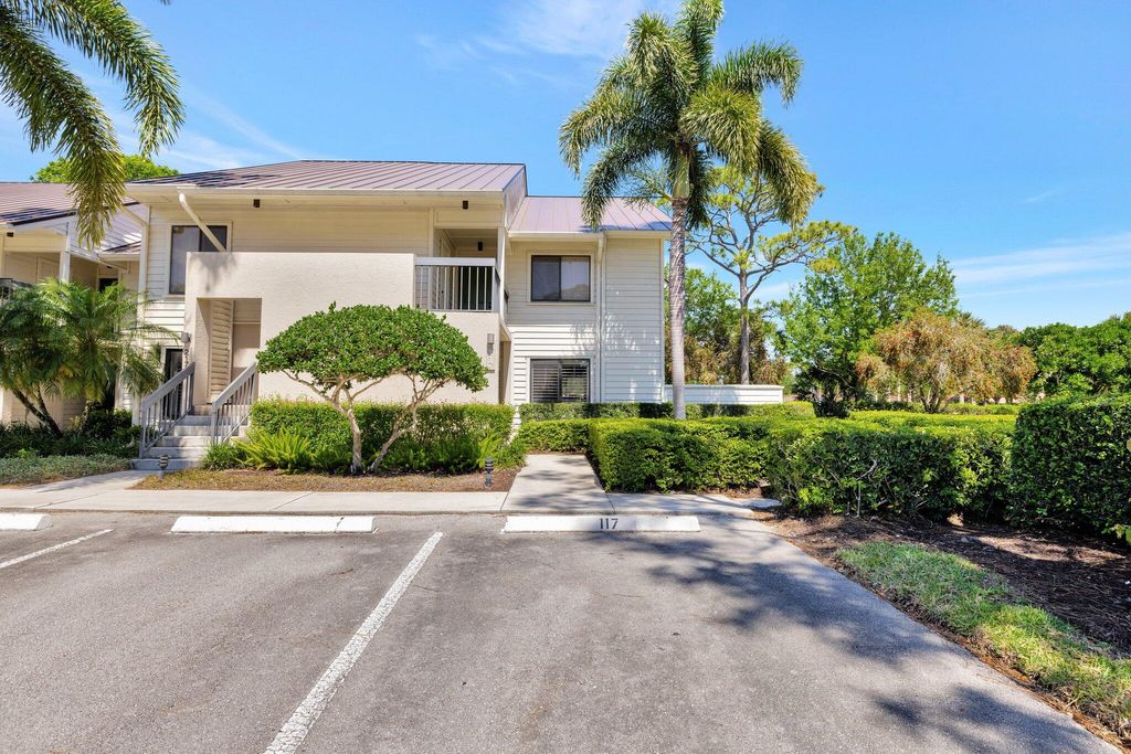 Photo of 6433 SE Brandywine Court #117, Stuart, FL 34997 (MLS # R11074271)