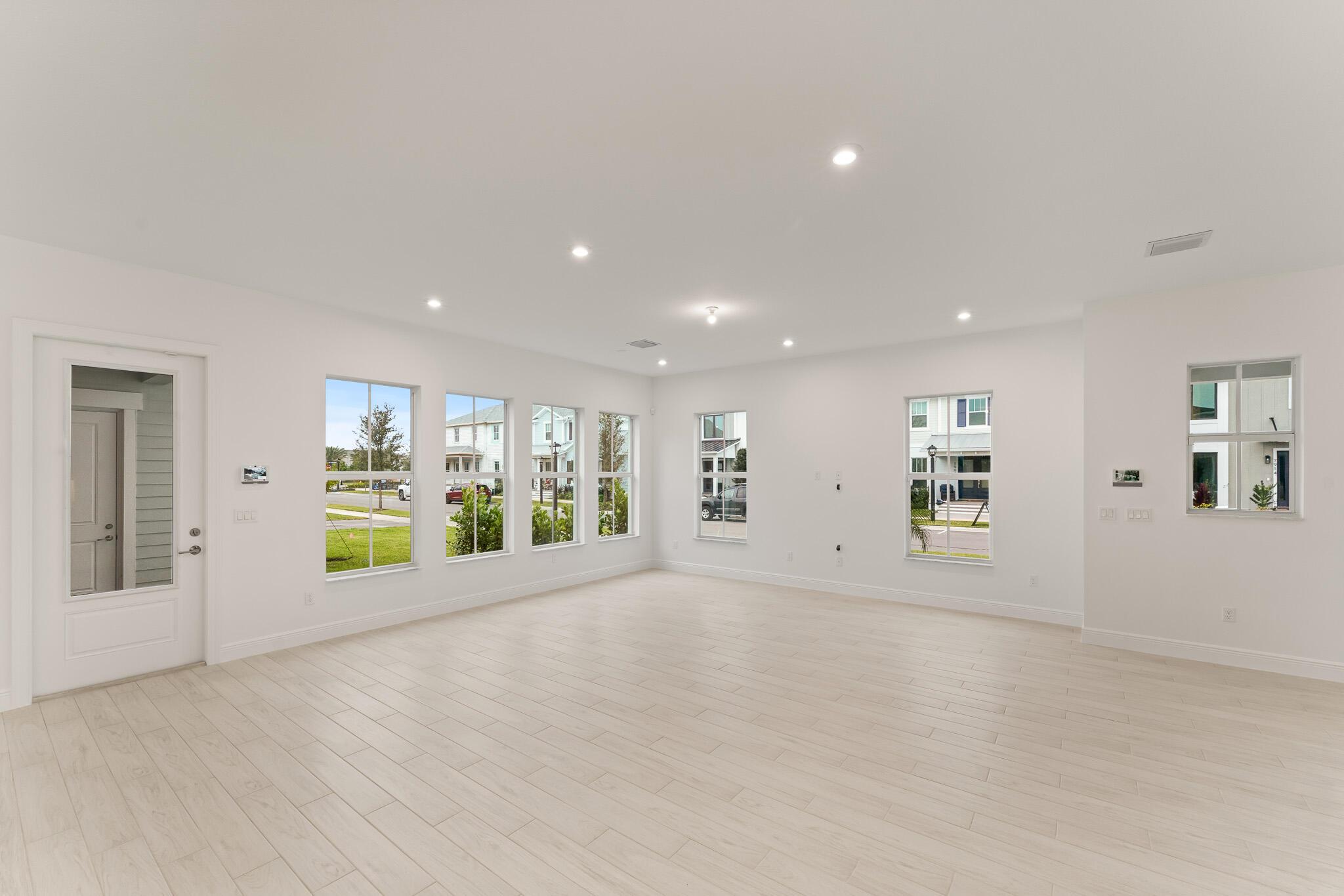 NEWFIELD CROSSROADS PHASE - Residential