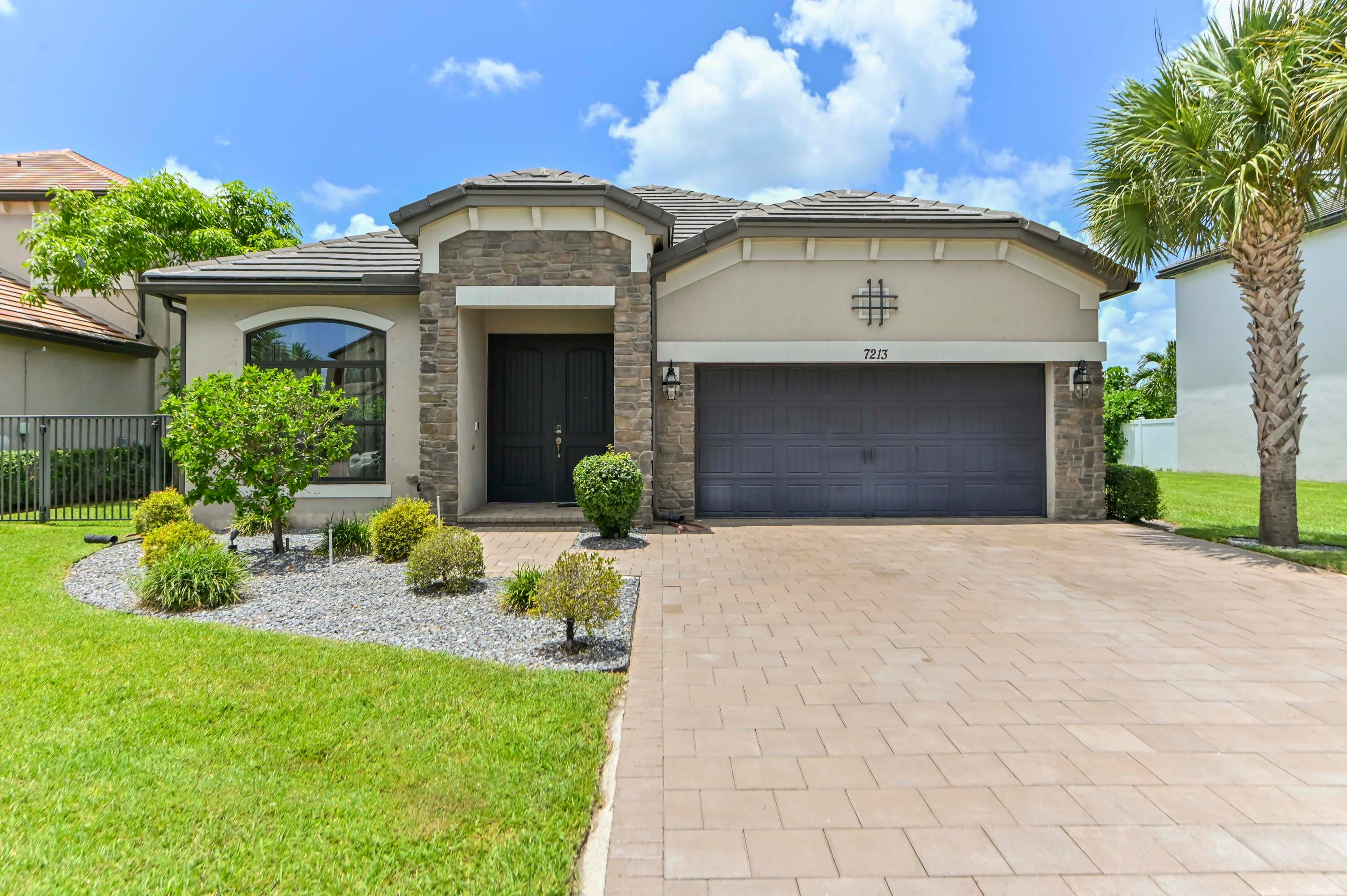 7213 SANDGRACE Lane