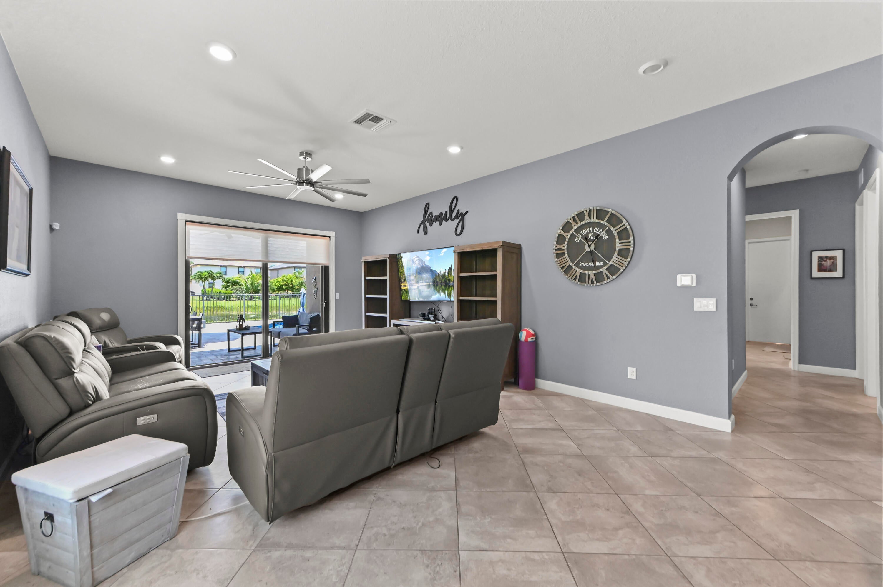 7213 SANDGRACE Lane