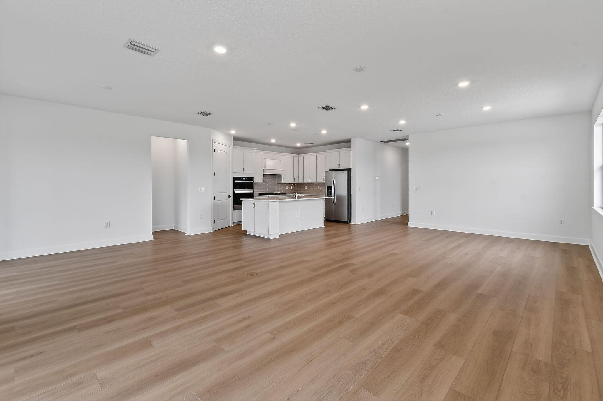 DEL WEBB TRADITION - Residential