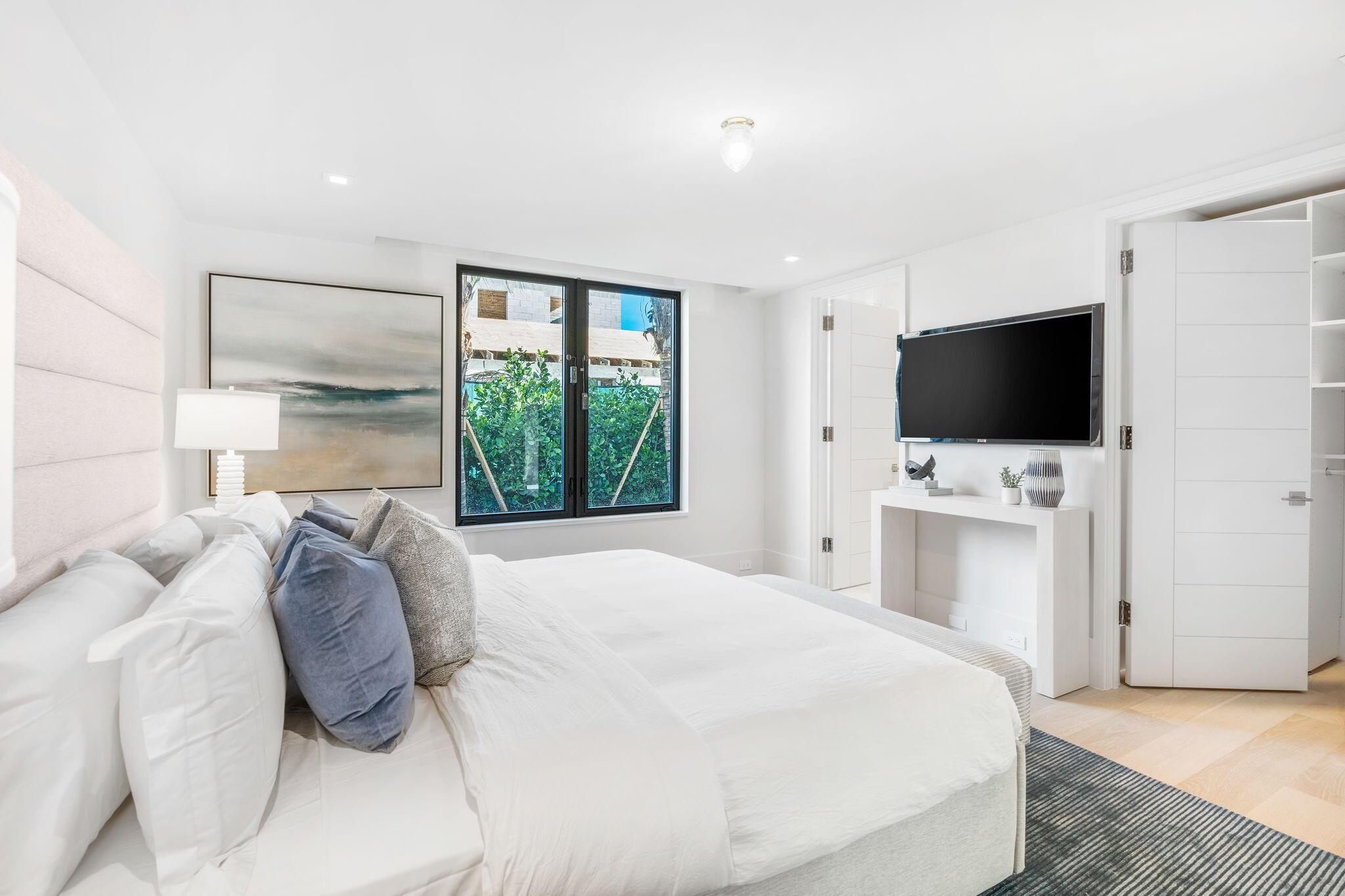 IBIS ISLE - Residential