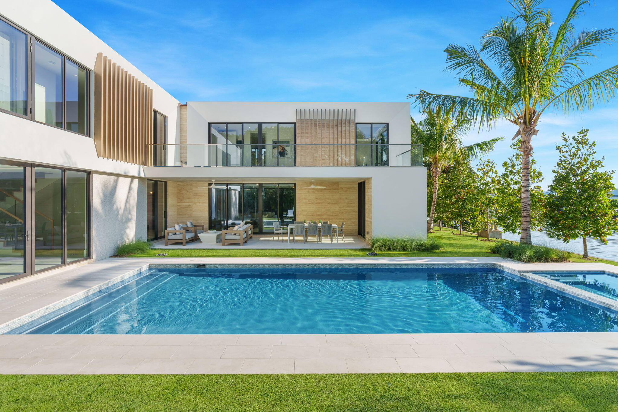 IBIS ISLE - Residential